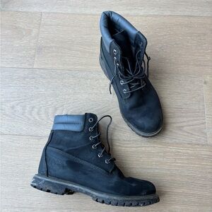 Timberland Black Rugged Boots with Padded Collar